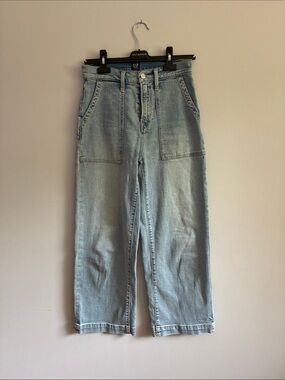 GAP Straight-Leg Light Blue Jeans - Women's